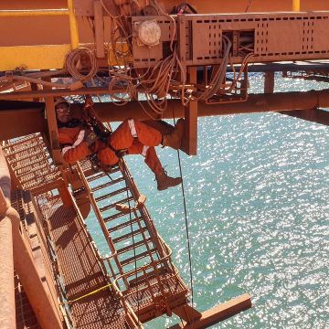 스캐 폴딩 및 로프 액세스