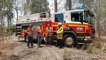 Quick Thinking Greenbank 주택을 Grass Fire에서 저장