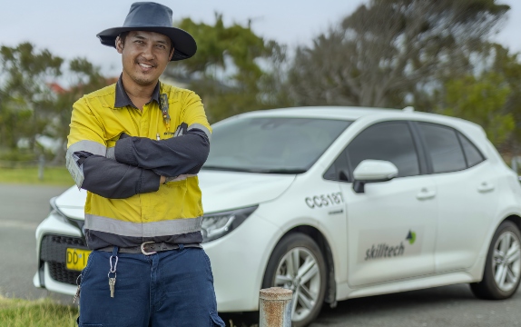 우리와 함께 일합니다 우리와 함께 일합니다